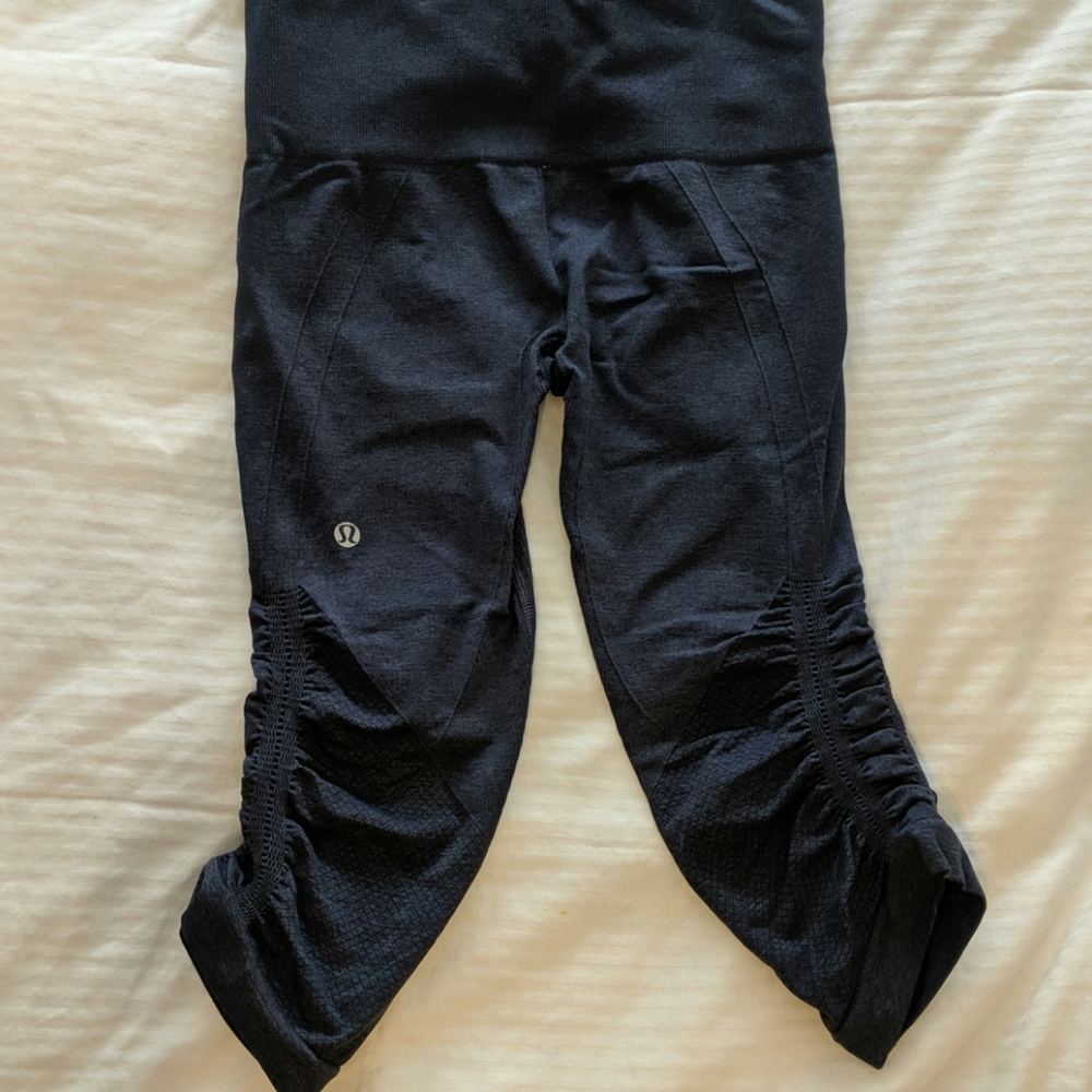 Lululemon athletica cropped tights